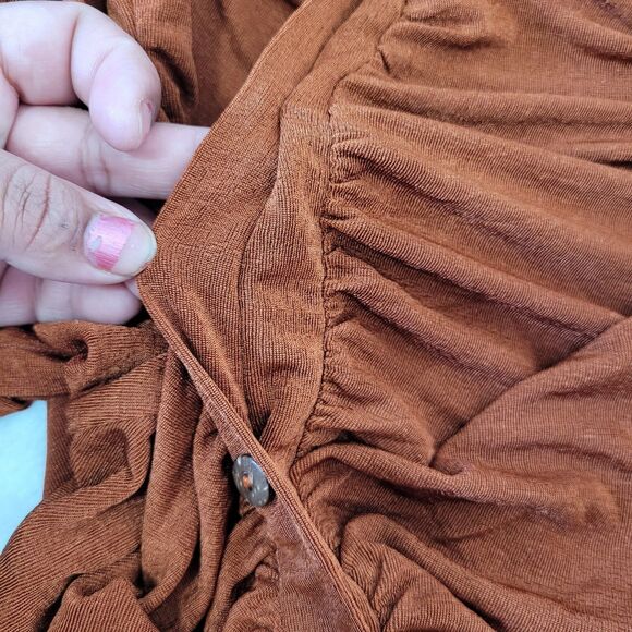 Women's  Slinky Knit Ruched Front Button Down Crop Top Brown Size Medium - Picture 8 of 12